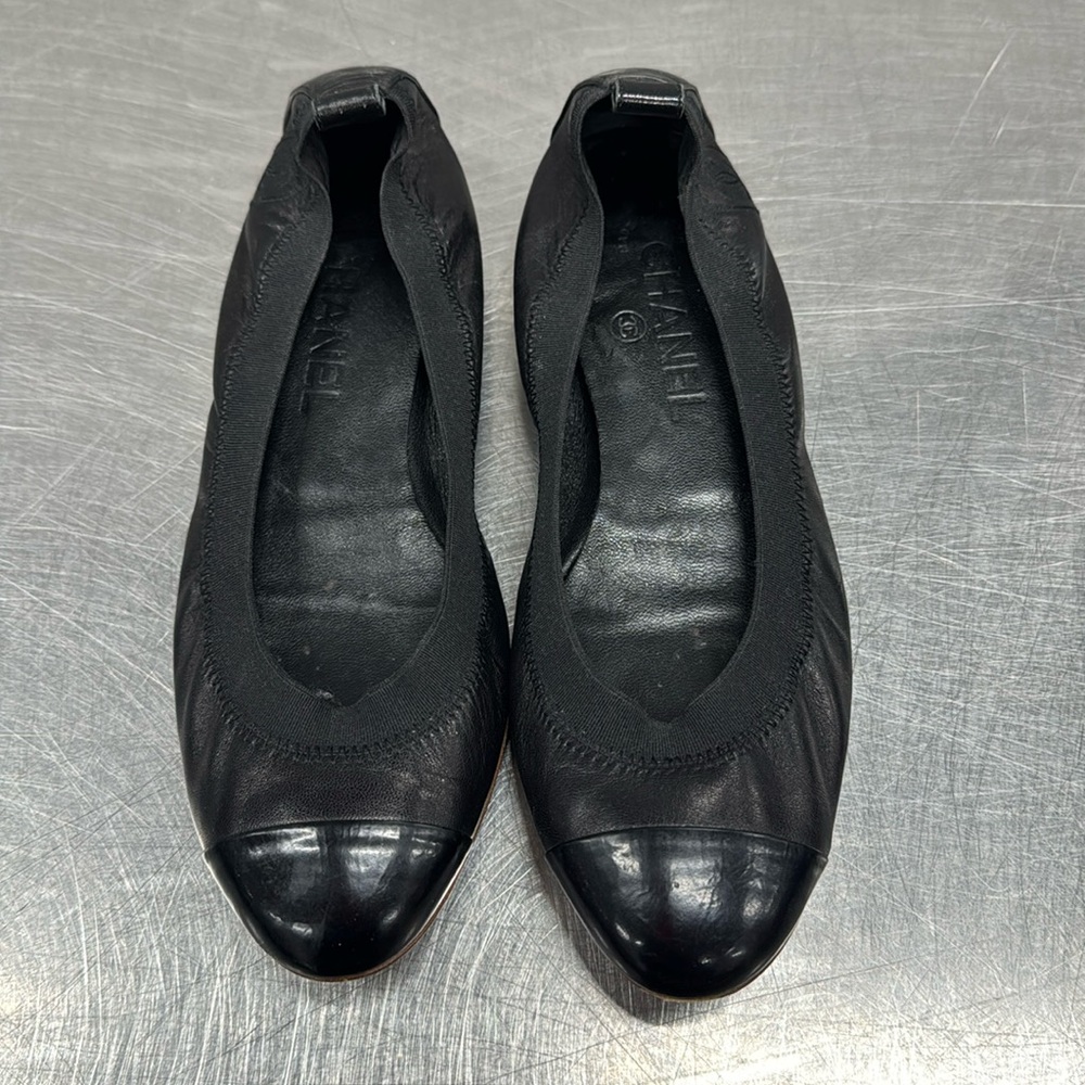 Size 37 Black Chanel Leather Interlocking CC Ballet Flats